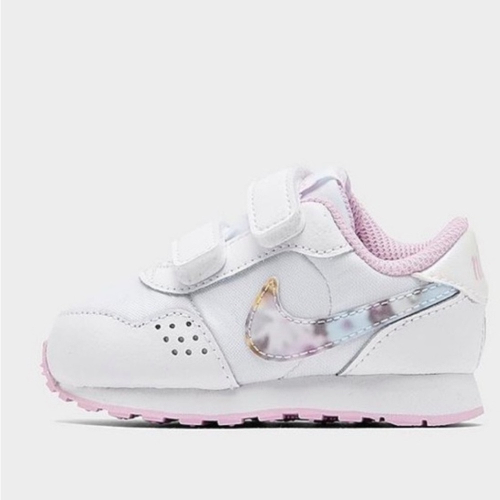 Nike Kids Sneakers in Cream and Light Pink